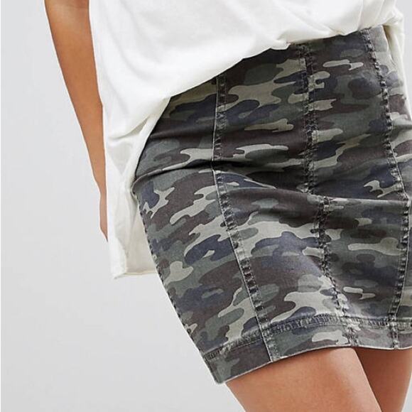 FREE PEOPLE • Green Modern Femme Denim Camo Camouflage Mini Skirt - Picture 10 of 10